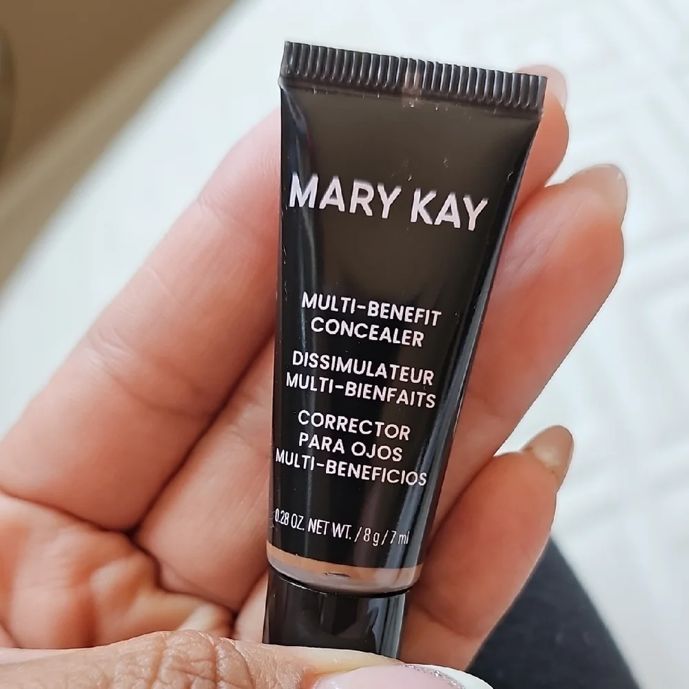 Mary Kay Multi-Benefit Concealer - In Shade (deep)